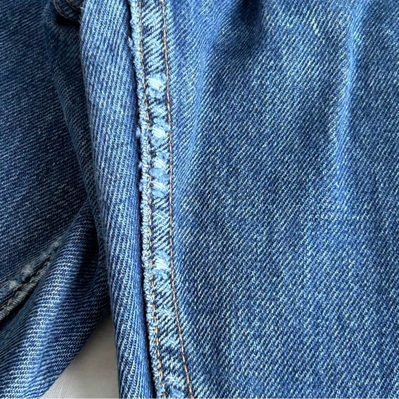 Levi's 550 Relaxed Fit Tapered Leg Distressed Jeans - Picture 12 of 16